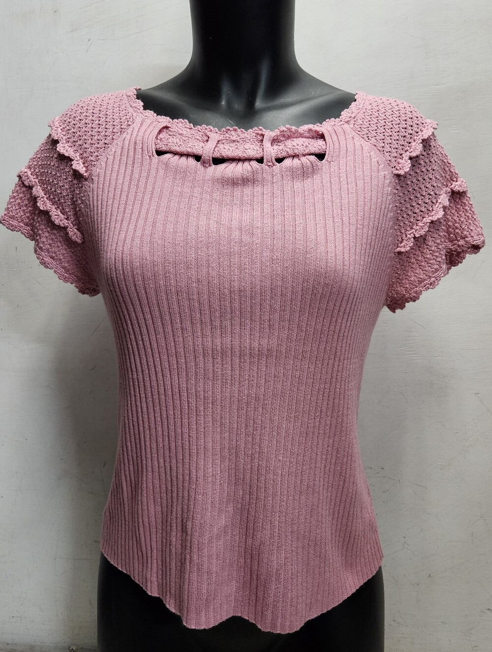 RQT Petite Large Pink Knit Ribbed Top With Shoulder Crochet Detail